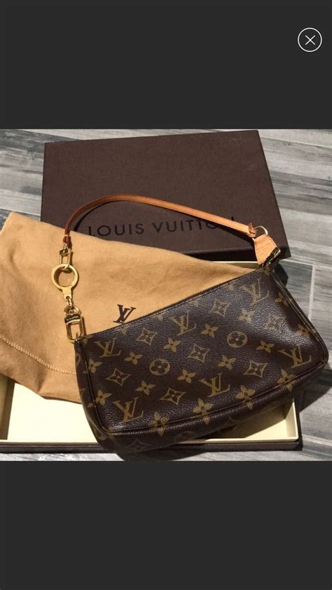 Louis Vuitton discontinued 26 vs pochette Accessoires 